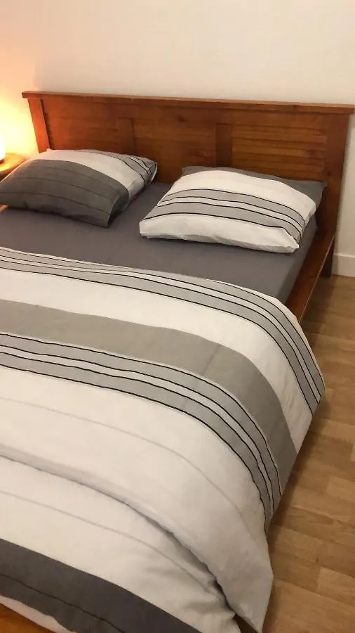 28 Rue Poulet Appartement Paris Apartment